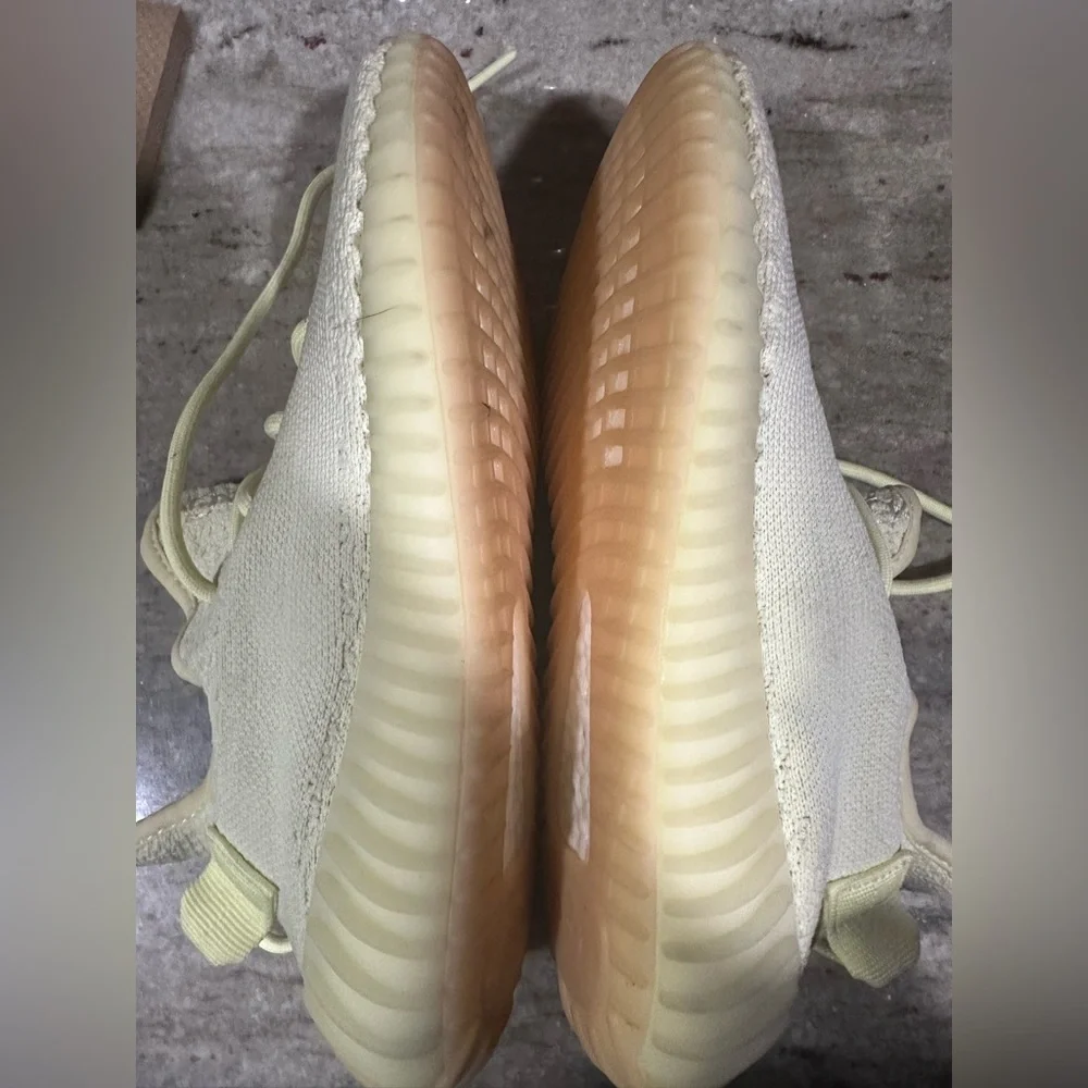Yeezy Boost 350 V2 Butter - Picture 3 of 5